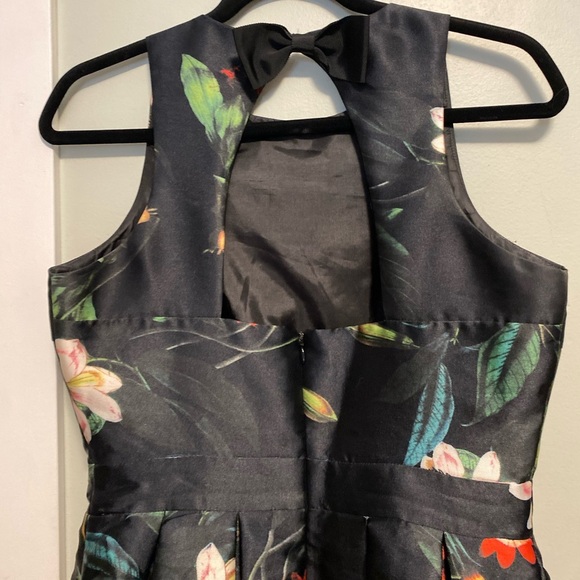 RW&CO. Black Floral Dress fit and flare with bow accent - 6 - Picture 9 of 11